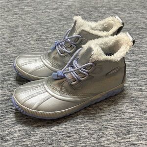 Disney x Sorel Out and About Boot Frozen Size 6